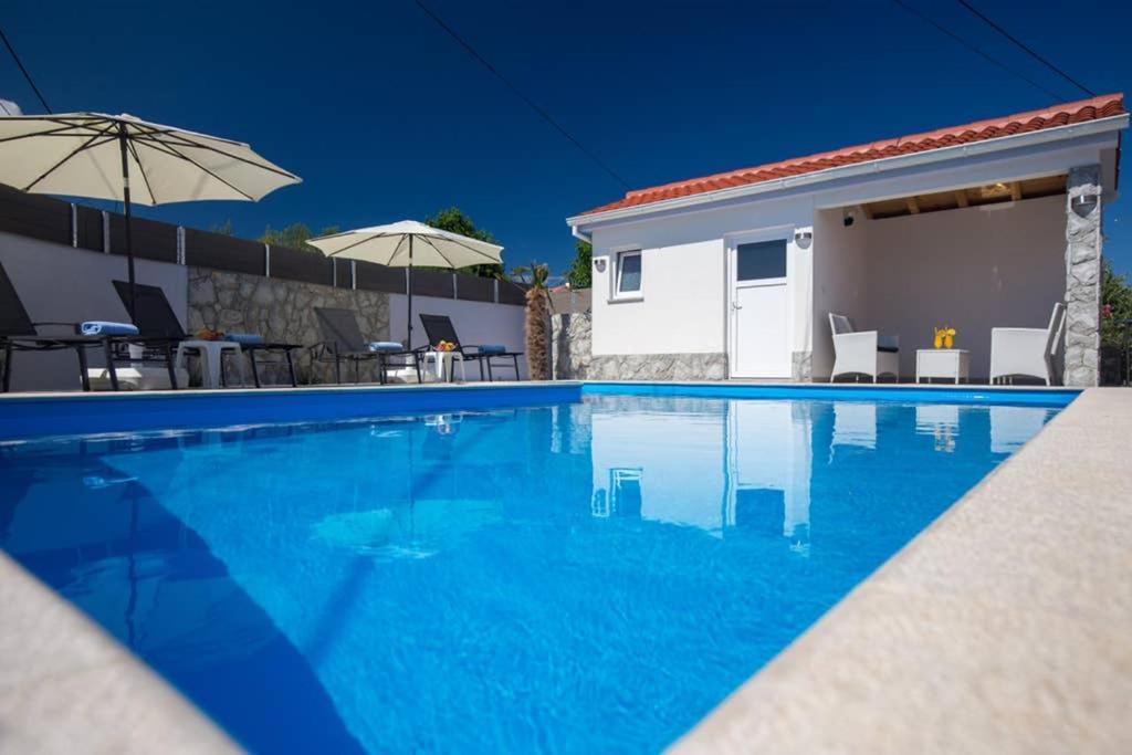 Adria-Holiday House With A Private Pool In Krk Kornić Buitenkant foto