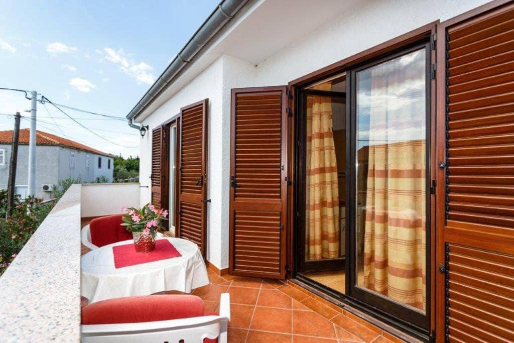 Adria-Holiday House With A Private Pool In Krk Kornić Buitenkant foto