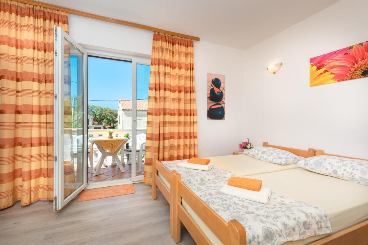 Adria-Holiday House With A Private Pool In Krk Kornić Buitenkant foto
