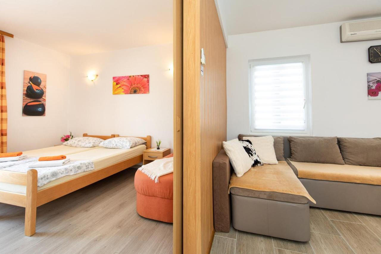 Adria-Holiday House With A Private Pool In Krk Kornić Buitenkant foto